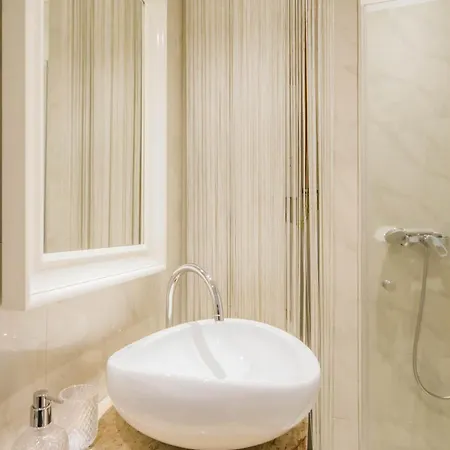 Szervita Supreme W Ac By Nw * Budapest