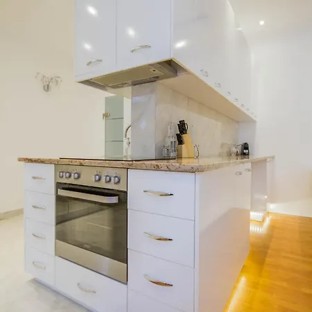 Apartment Szervita Supreme W Ac By Nw