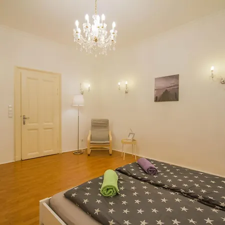 Apartment Szervita Supreme W Ac By Nw Budapest