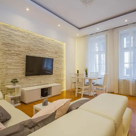 Szervita Supreme W Ac By Nw * Budapest